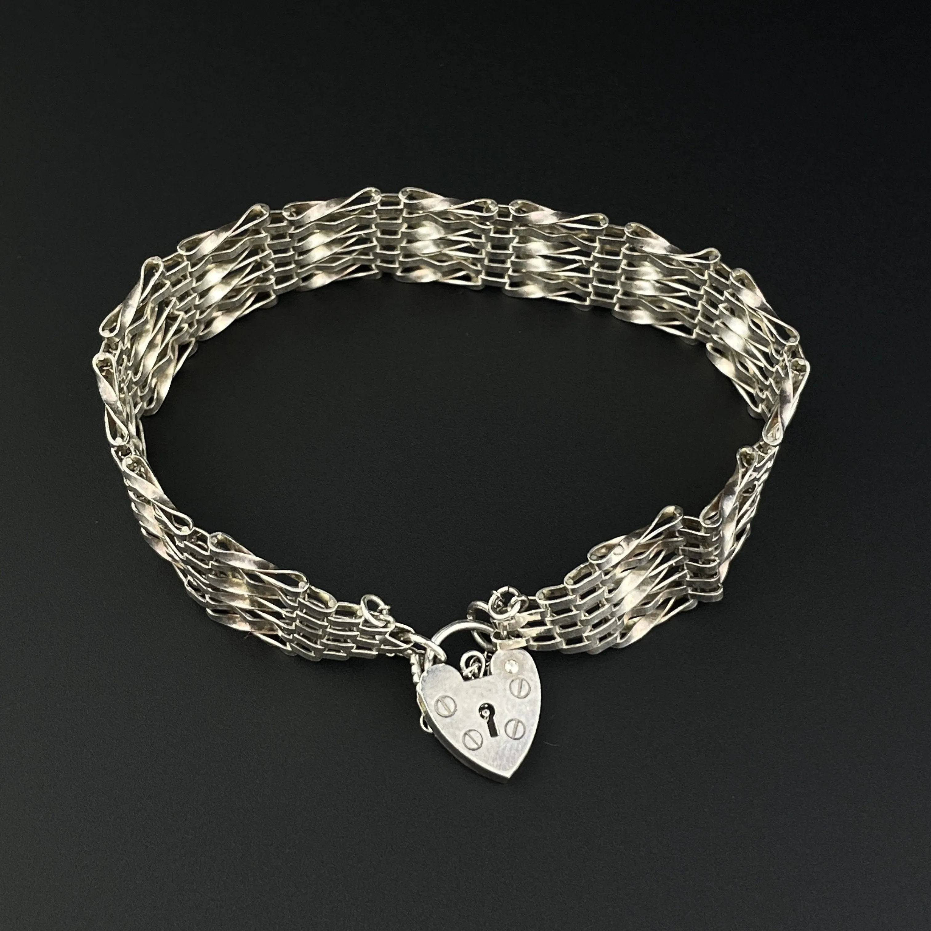 Antique Silver Heart Padlock Gate Link Bracelet