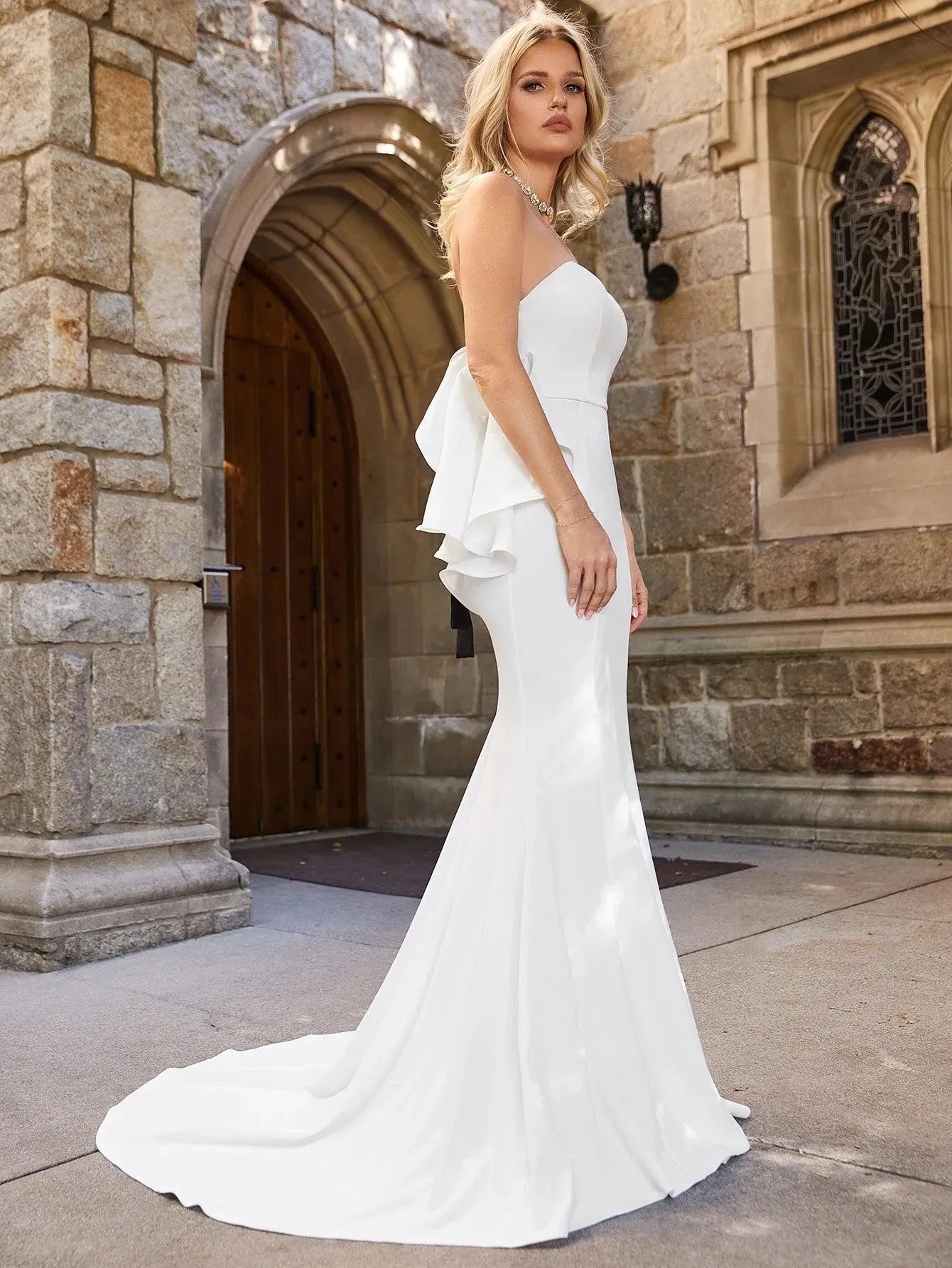 Elegant Backless Mermaid Hem Tube Wedding Dress