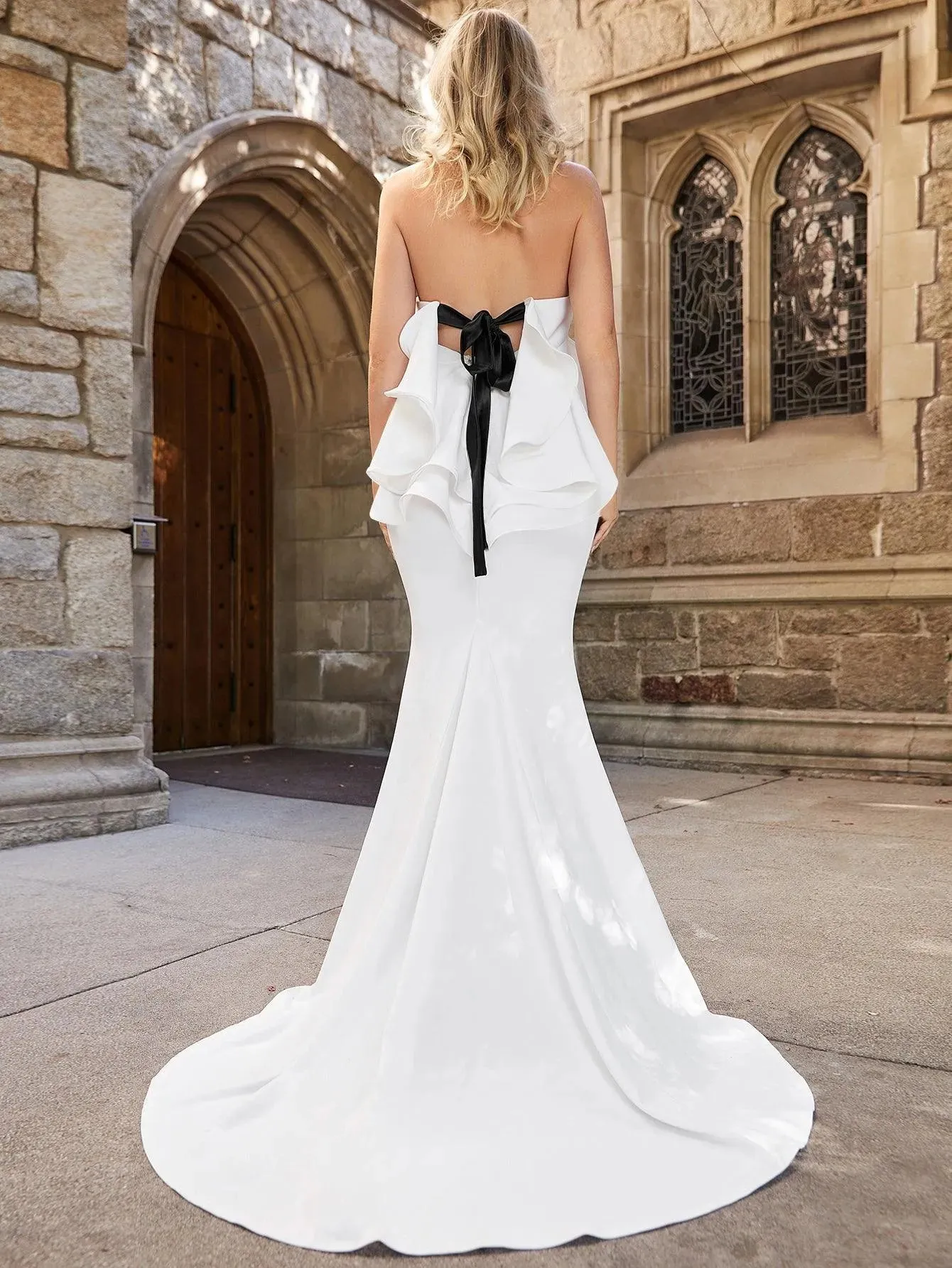 Elegant Backless Mermaid Hem Tube Wedding Dress