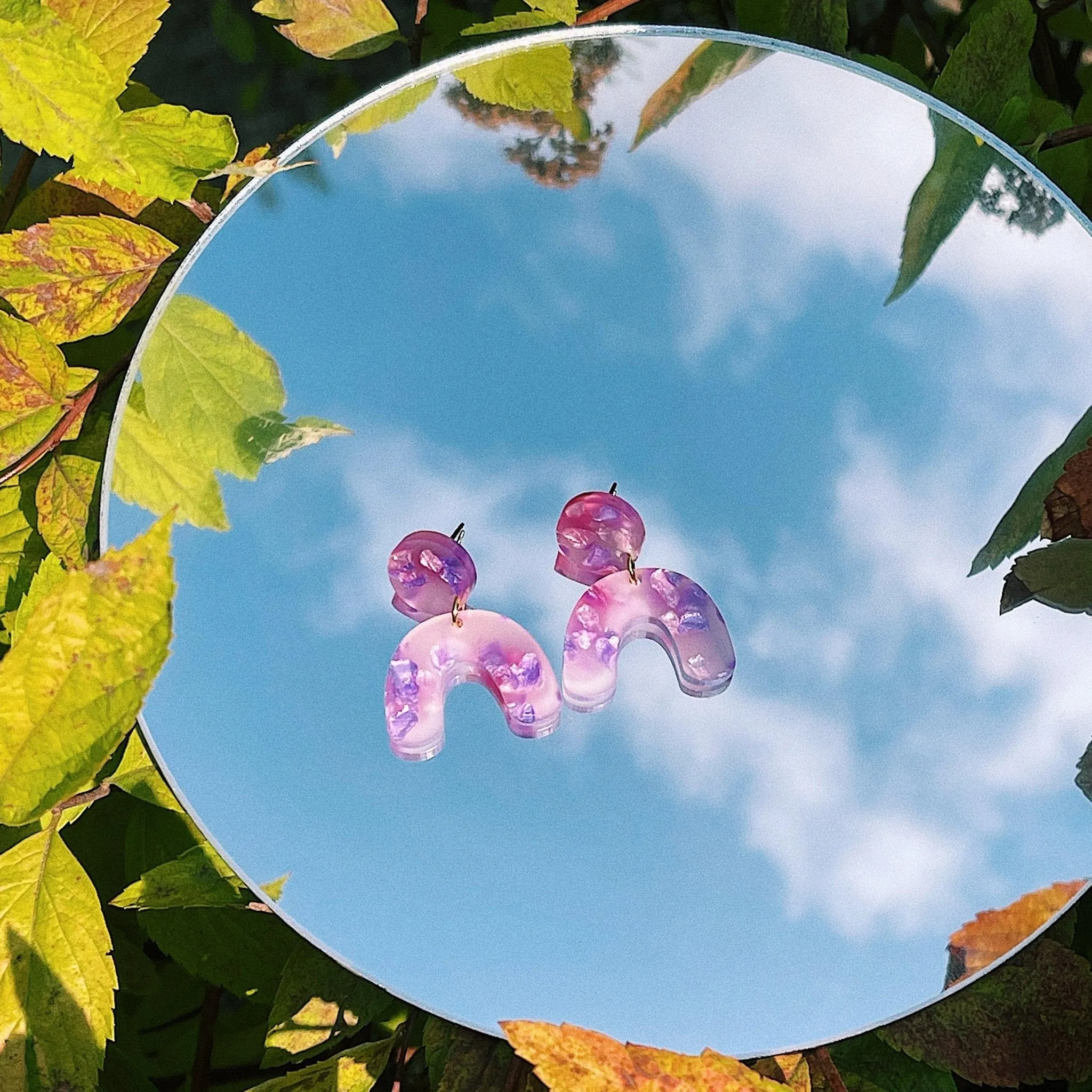 Mini Arch Earrings Petals Collection - Purple Haze